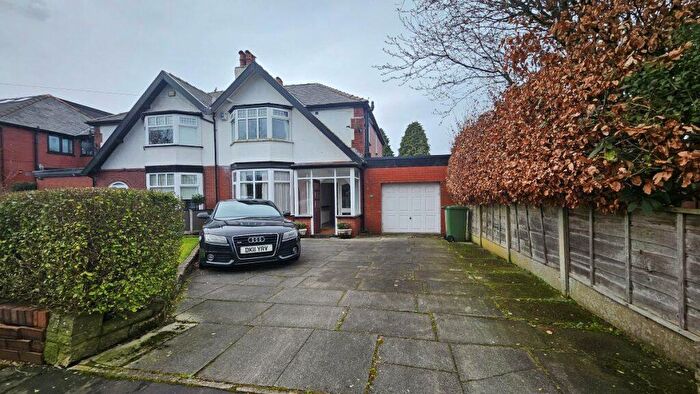 3 Bedroom Semi Detached House For Sale In Towncroft Lane, Bolton, BL1