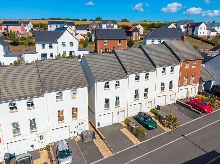 3 Bedroom End Terrace House For Sale In Molyneux Drive, Crediton, EX17