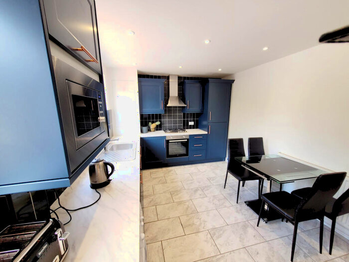 3 Bedroom Semi-Detached House To Rent In Newark Road, Swinton, M27