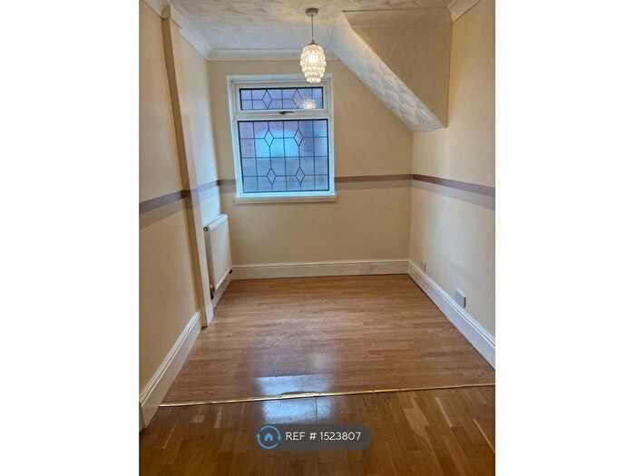 3 Bedroom Semi-Detached House To Rent In Sandringham Road, Doncaster, DN2