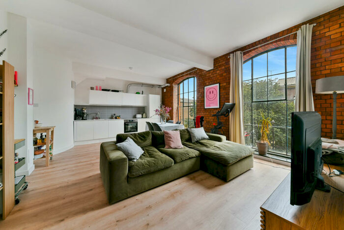 2 Bedroom Apartment To Rent In London, N1