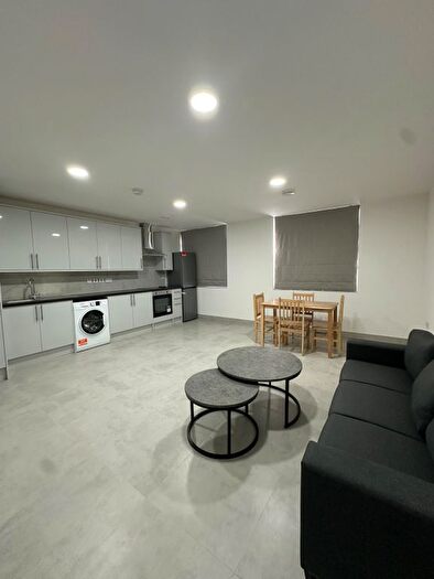 2 Bedroom Flat To Rent In Flat, Leeland Road, West Ealing, W13