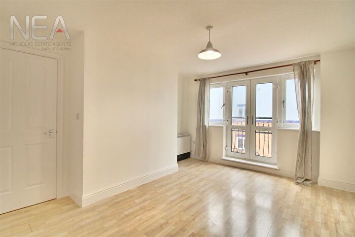 1 Bedroom Flat To Rent In Luscinia View, Napier Road, Reading, RG1