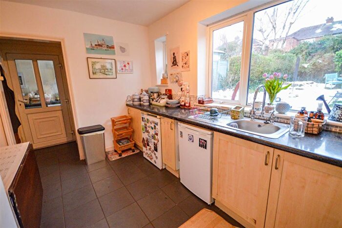 2 Bedroom Semi-Detached House For Sale In Hopefield Avenue, Sheffield, S12