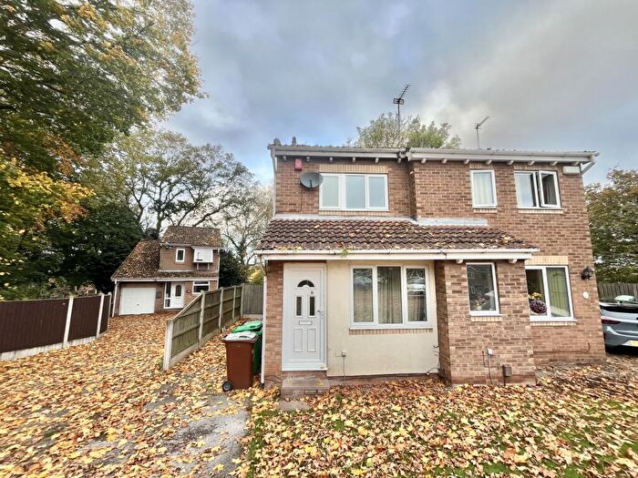 2 Bedroom Semi Detached House To Rent In Hambling Close, Nottingham, NG6
