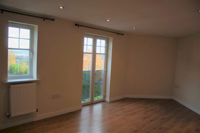 2 Bedroom Flat To Rent In Sanderson Villas, Gateshead, Tyne And Wear NE8