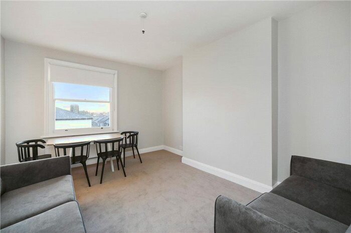 3 Bedroom Flat To Rent In Uxbridge Road, Shepherds Bush, London, W12