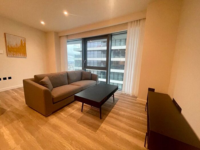 1 Bedroom Flat To Rent In Aspen Court, Marsh Wall, London, , [Ref: Bp], E14