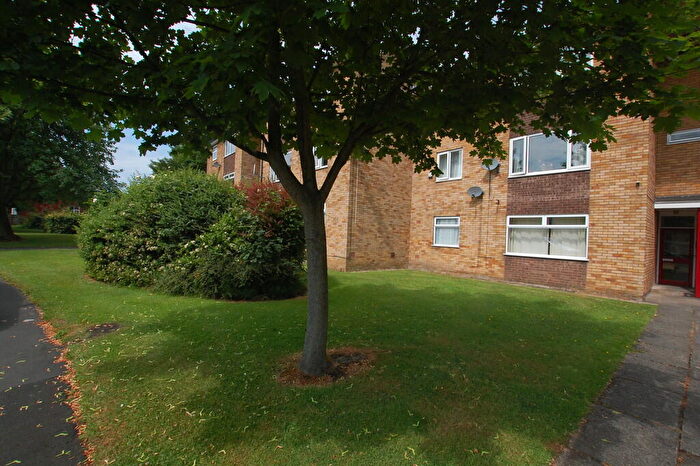 2 Bedroom Flat To Rent In Carslake Avenue, Bolton, BL1