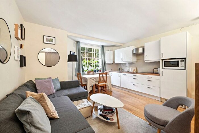 Studio To Rent In Lower Addison Gardens, Holland Park, W14