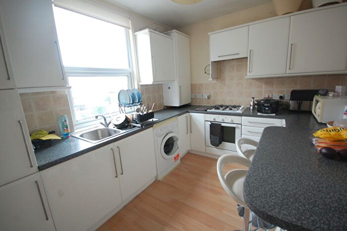 1 Bedroom Flat To Rent In Blythe Road, London, W14