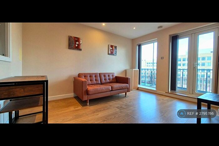 2 Bedroom Flat To Rent In High Street, London, E15