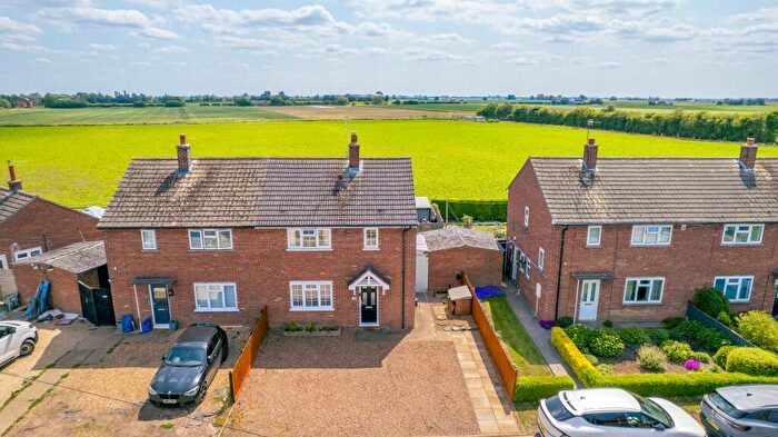 3 Bedroom Semi-Detached House For Sale In Elizabeth Crescent, West Pinchbeck, Spalding, PE11