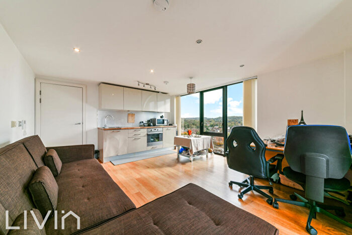 1 Bedroom Flat For Sale In Flat, Centrillion Point, Masons Avenue, Croydon, Surrey, CR0