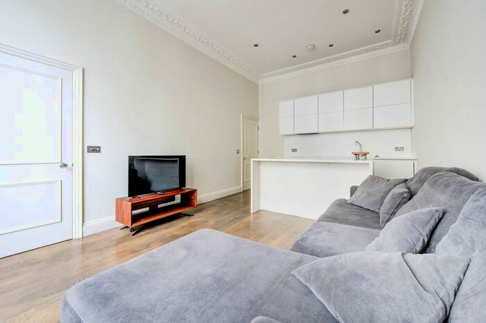 2 Bedroom Maisonette To Rent In Harcourt Terrace, Chelsea, London, SW10