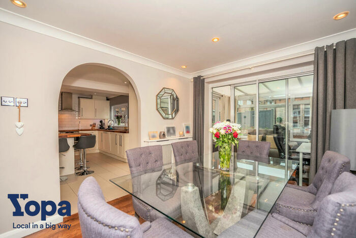 5 Bedroom Semi-Detached House For Sale In St. Botolph Road, Gravesend, DA11