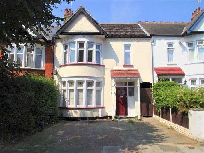 2 Bedroom Flat To Rent In Sandringham Road, Southend-On-Sea, SS1