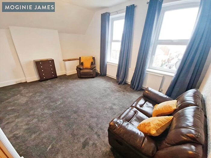 3 Bedroom Flat To Rent In City Road, Roath, CF24