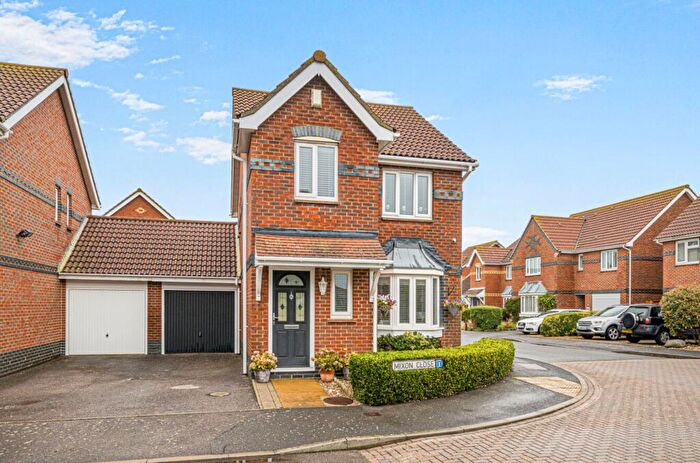 3 Bedroom Link Detached House For Sale In Mixon Close, Selsey, PO20