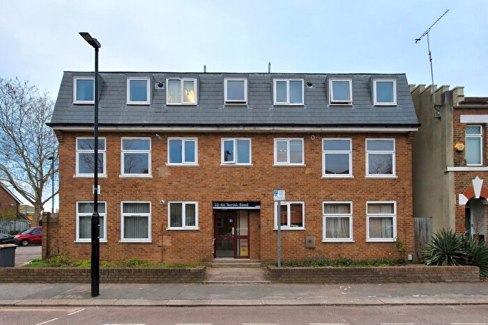 2 Bedroom Flat To Rent In Terrick Road, London, N22