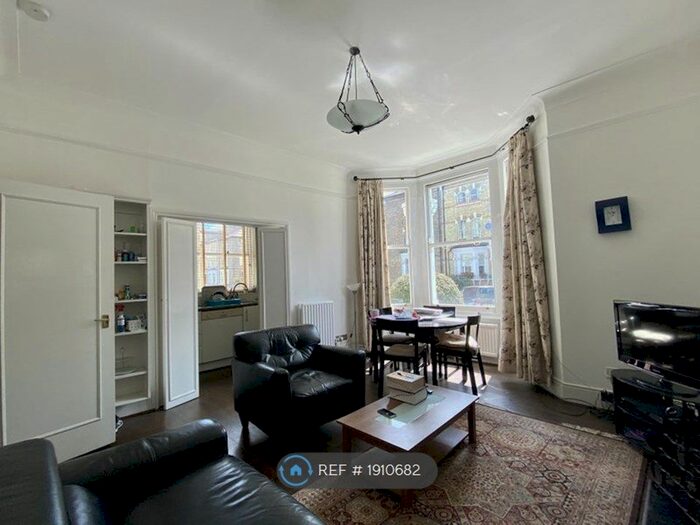 2 Bedroom Flat To Rent In Edith Road, London, W14