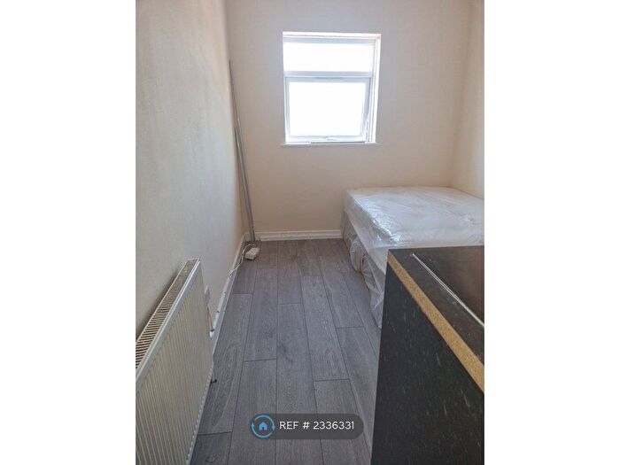 Studio To Rent In King Street, London, E13