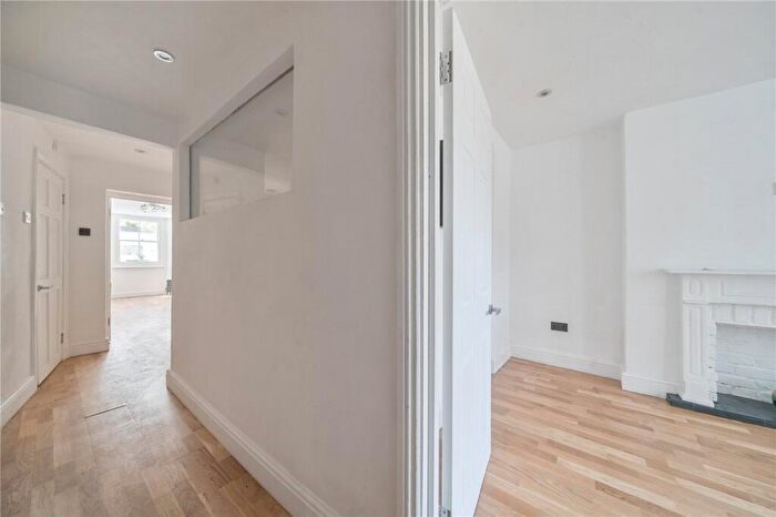 1 Bedroom Apartment For Sale In Devonshire Road, London, SE23