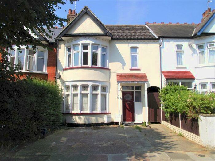 2 Bedroom Flat To Rent In Sandringham Road, Southend-On-Sea, SS1