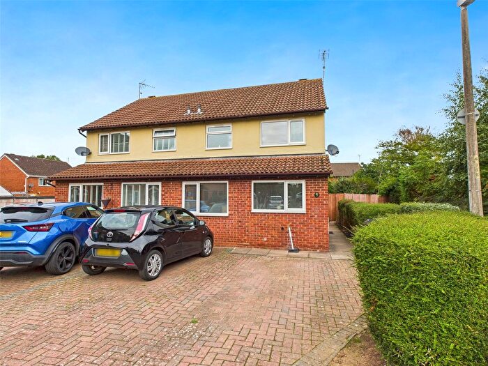 3 Bedroom Semi-Detached House For Sale In Salters Close, Worcester, Worcestershire, WR4
