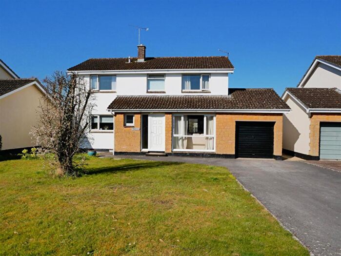 4 Bedroom Detached House For Sale In Poynder Place, Hilmarton, Calne, SN11
