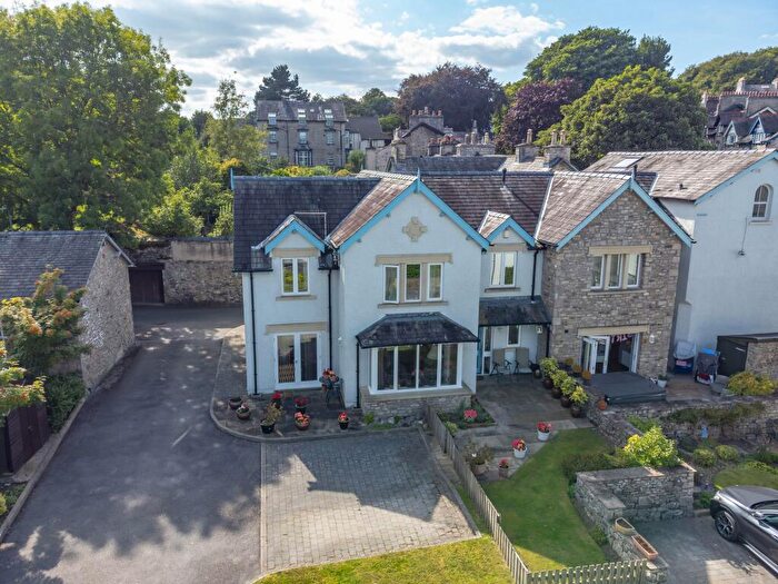 4 Bedroom Link Detached House For Sale In Castle Bailey, LA9
