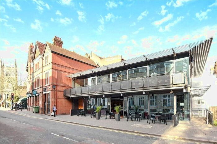 3 Bedroom Flat To Rent In Bridge Street, Reading, Berkshire, RG1