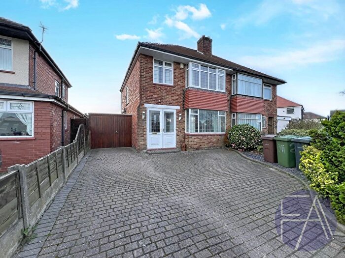 3 Bedroom Semi Detached House For Sale In Balmoral Drive, Southport, Merseyside, PR9