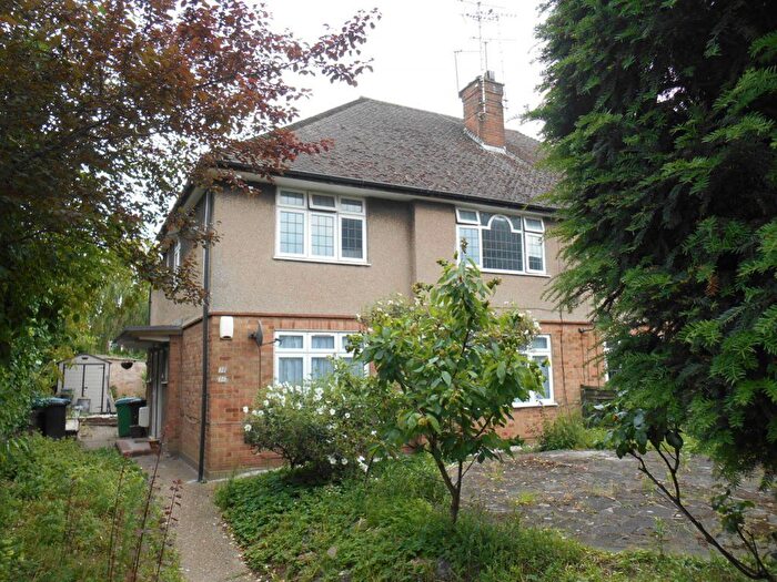 2 Bedroom Maisonette To Rent In Hempstead Road, Watford, WD17