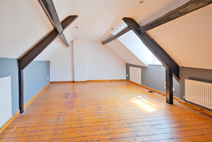 2 Bedroom Apartment For Sale In East Street, Blandford Forum, DT11