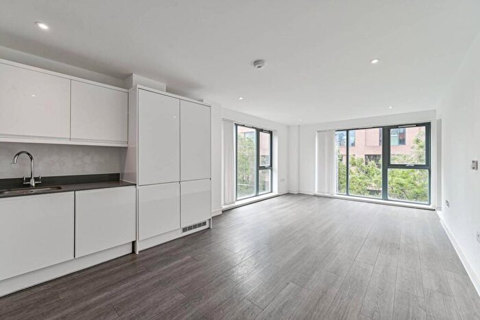 2 Bedroom Flat For Sale In Polytechnic Street, Woolwich, London, SE18