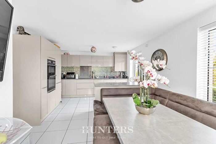 4 Bedroom Detached House For Sale In Harter Close, Middleton, M24