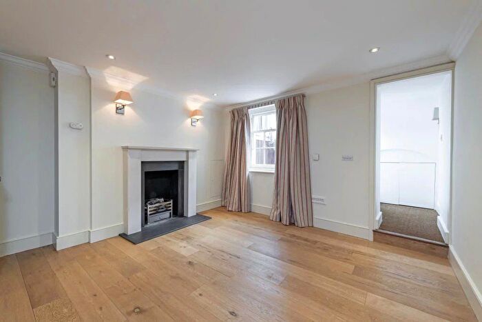 1 Bedroom Flat To Rent In St Luke's St, London, SW3