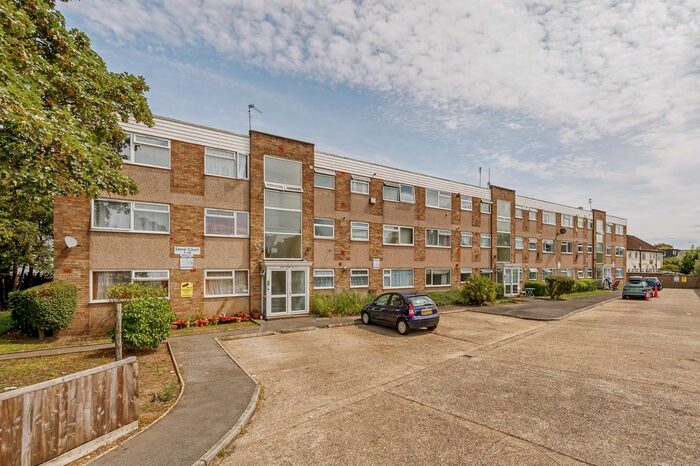 2 Bedroom Flat To Rent In Dene Court, Cambridge Road, Hanwell, W7