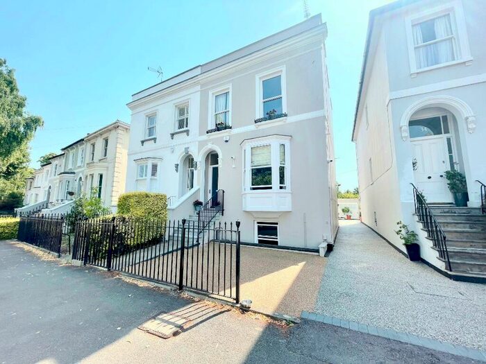 1 Bedroom Flat To Rent In College Road, Cheltenham, GL53