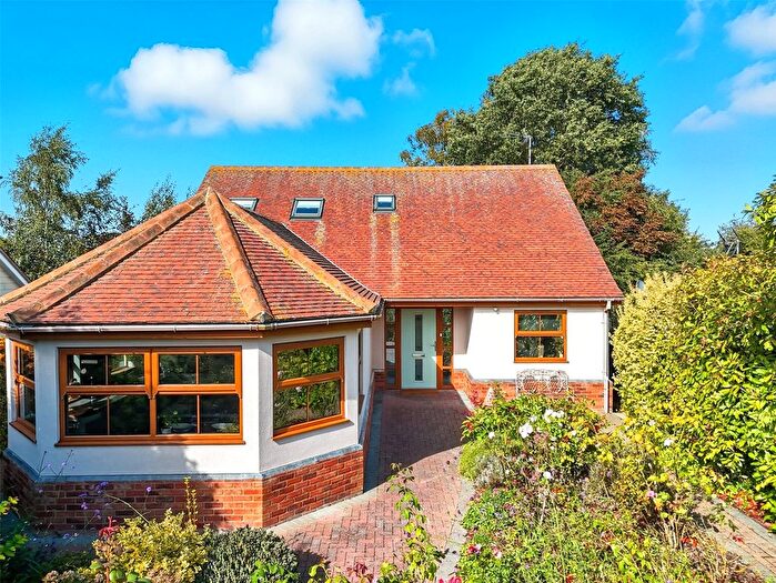 3 Bedroom Detached House For Sale In New Road, Great Wakering, Essex, SS3