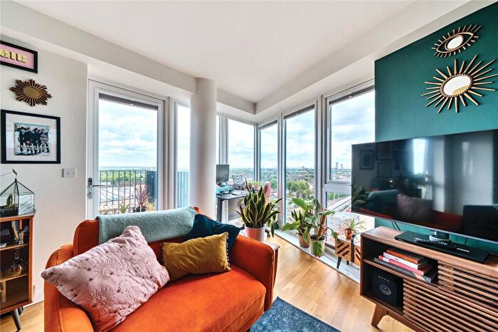 2 Bedroom Apartment For Sale In Altitude Point, London, N8