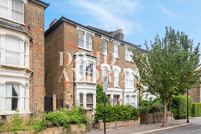 2 Bedroom Apartment To Rent In Lancaster Road, London, N4