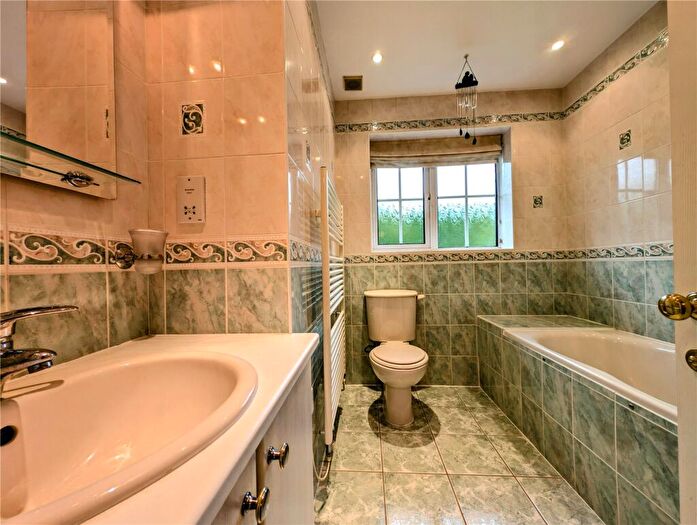 3 Bedroom Bungalow For Sale In Honeybrook Lane, Kidderminster, Worcestershire, DY11