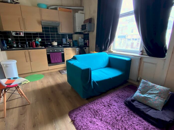 2 Bedroom Flat To Rent In Amersham Road, London, SE14