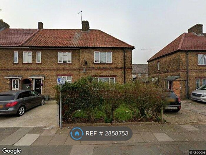 2 Bedroom End Of Terrace House To Rent In Baron Road, Dagenham, RM8