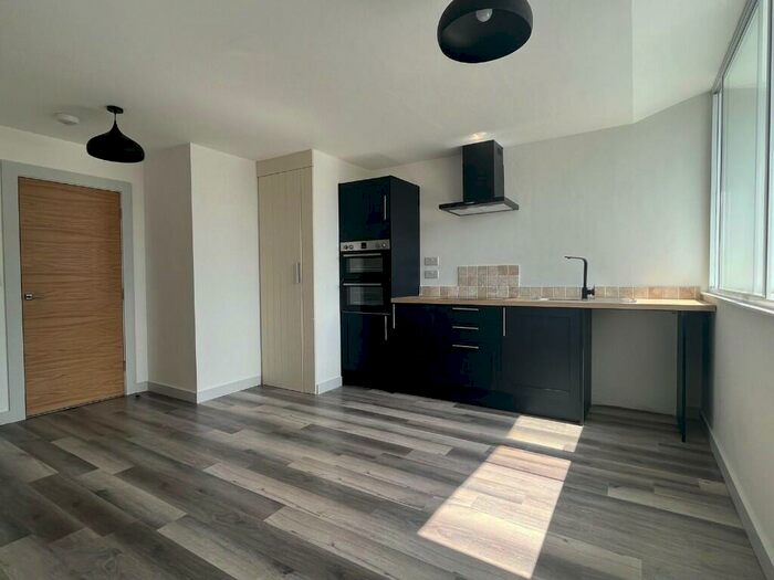 1 Bedroom Flat To Rent In Flat West Bars, Chesterfield, Derbyshire, S40