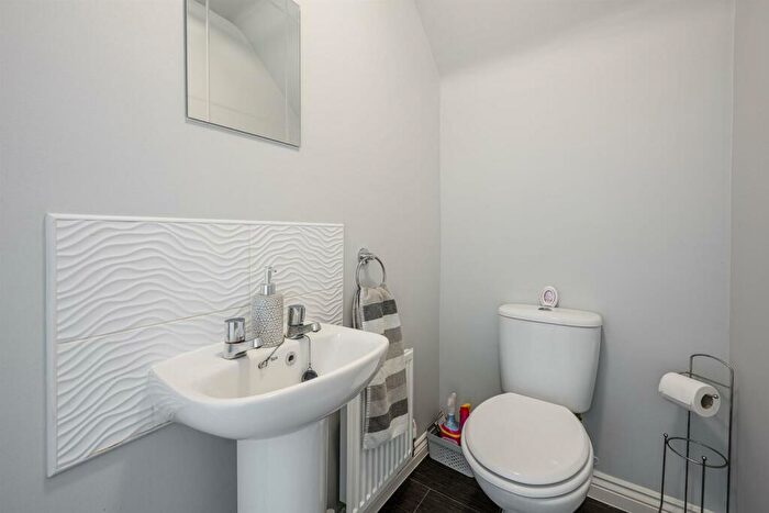 4 Bedroom Detached House For Sale In The Crossing, Kingswinford, DY6