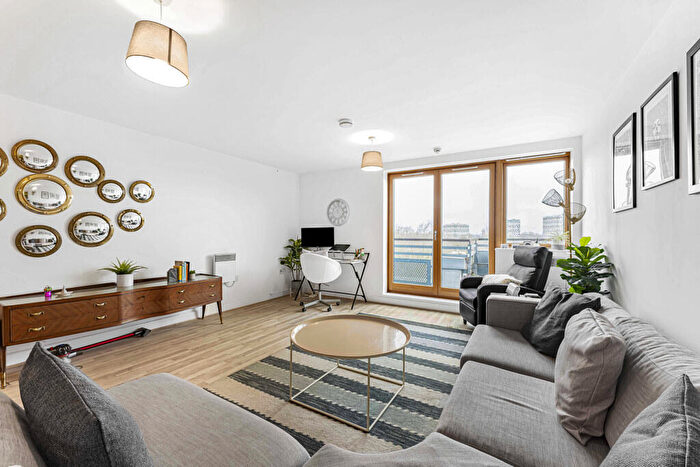 2 Bedroom Apartment To Rent In Meath Crescent, Bethnal Green, London, E2