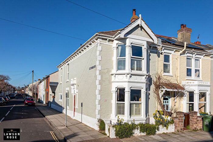 3 Bedroom End Of Terrace House For Sale In Collins Road, Southsea, PO4